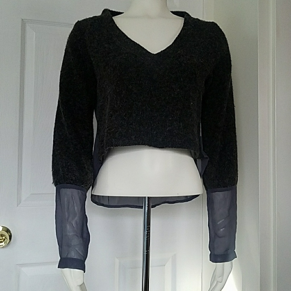 XO Crop Chiffon back V-Neck jumper